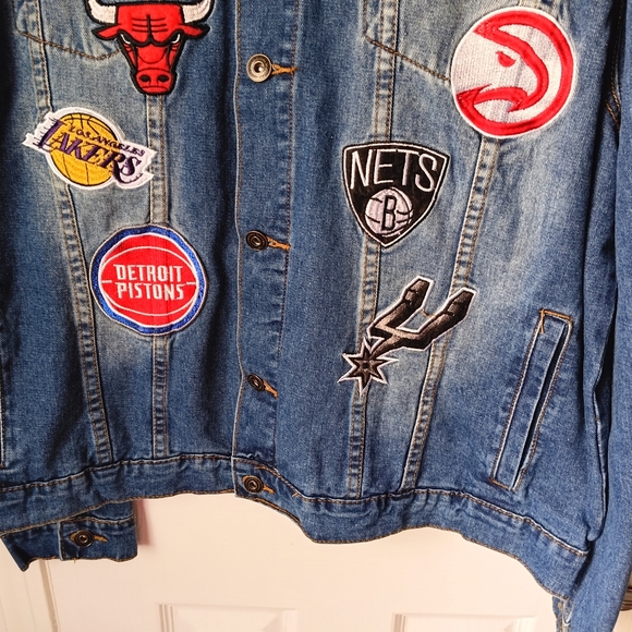 Ultra Game NBA Distressed Multi-Team Denim Patch Jean Jacket - Picture 5 of 13
